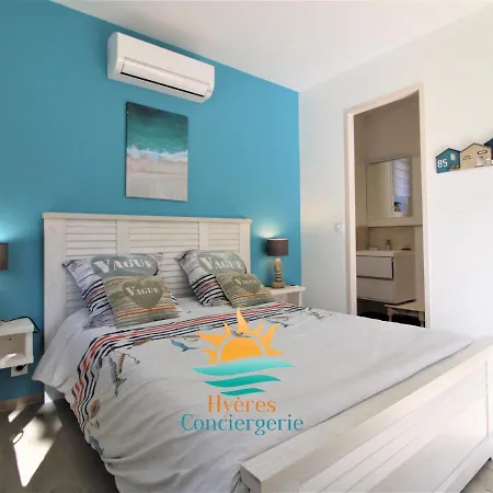 Villa La Petite Ourse-200M Plage-Clim/Wifi/Parking فيلة *