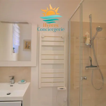 Villa La Petite Ourse-200M Plage-Clim/Wifi/Parking * הייר