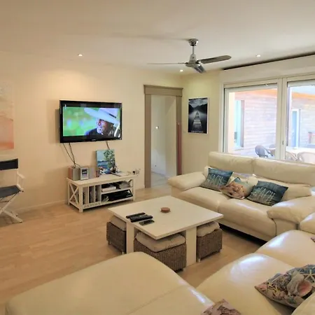 Villa La Petite Ourse-200M Plage-Clim/Wifi/Parking * הייר